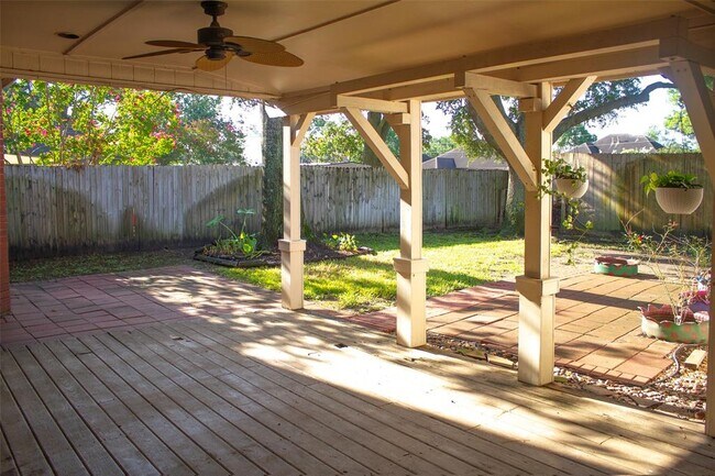 Building Photo - 14919 Forest Trails Dr