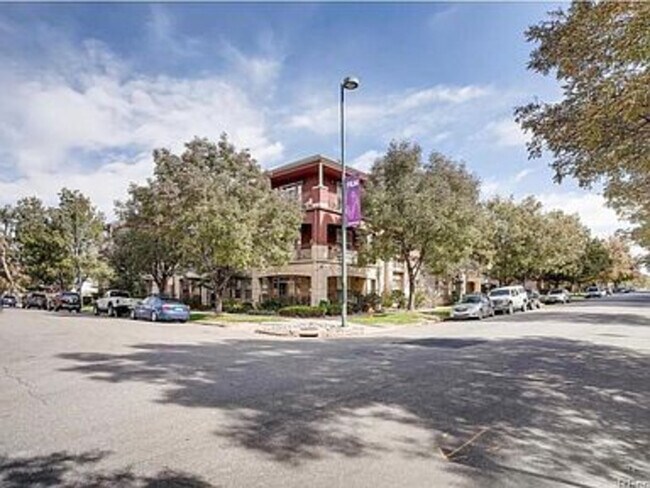 Building Photo - 2100 N Humboldt St