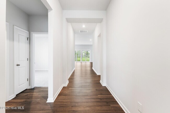 Building Photo - 2094 Willowleaf Dr
