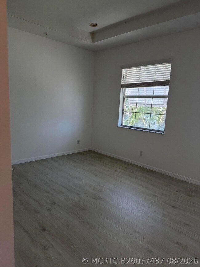 Building Photo - 1554 Limetree Bay Ave