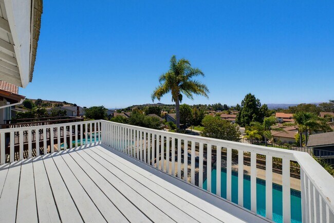 Building Photo - GORGEOUS VIEWS of Anahiem Hills
