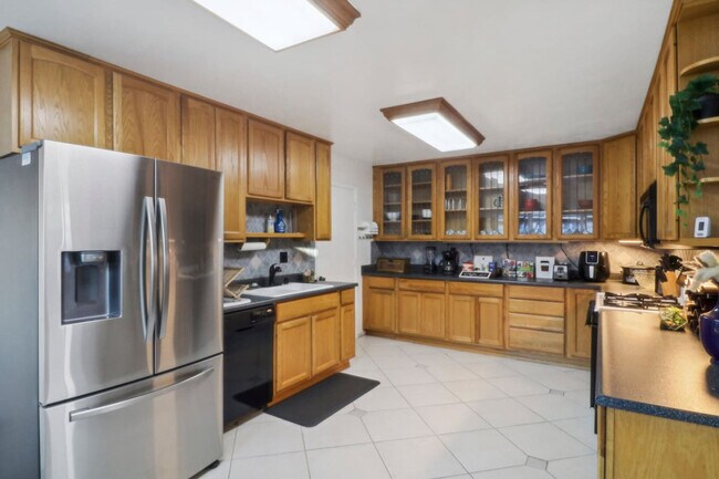 Building Photo - 1319 Lexington Ave