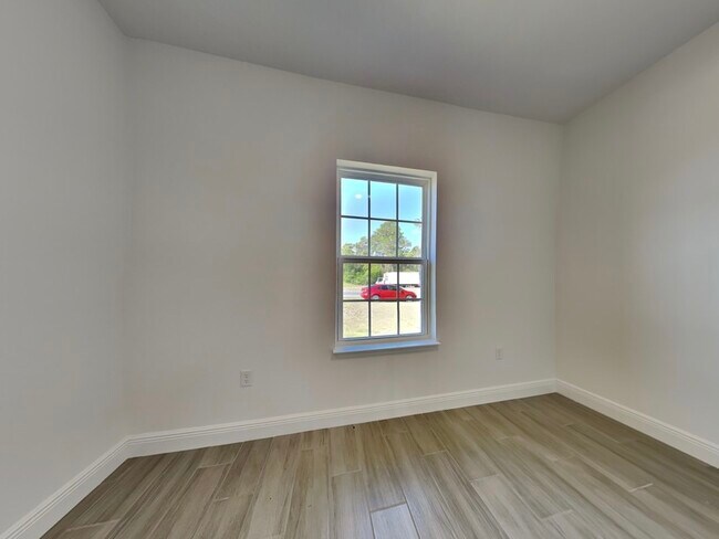 Building Photo - 209 Marion Oaks Manor