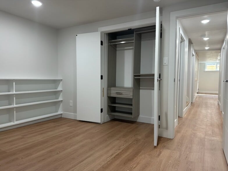 Bedroom-4 - 329 E Saunders St