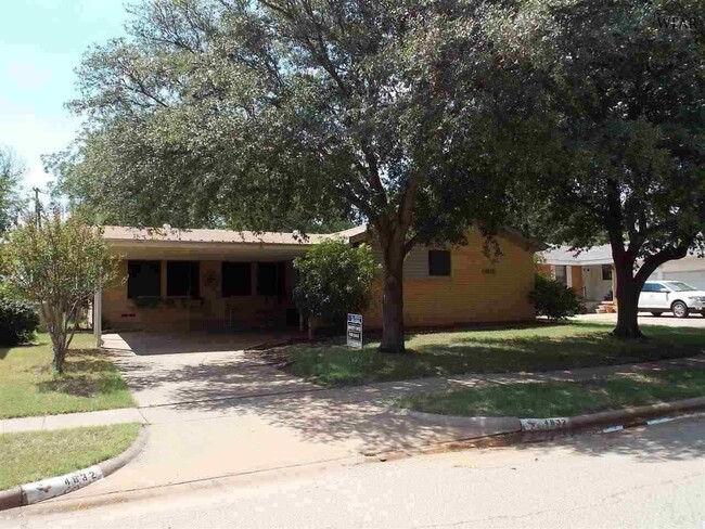 Primary Photo - 4632 Pendleton Dr