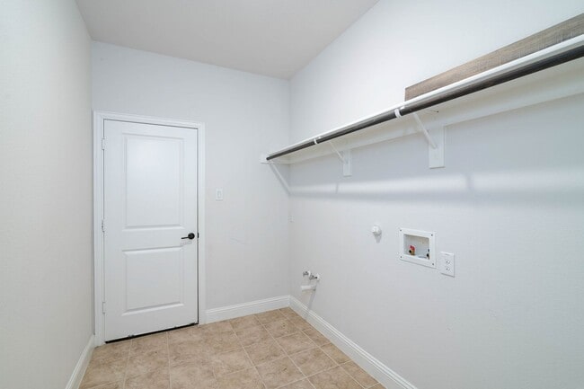 Building Photo - Beautiful 4 Bedroom, 3 Car Garage, Single Story Home in Celina!