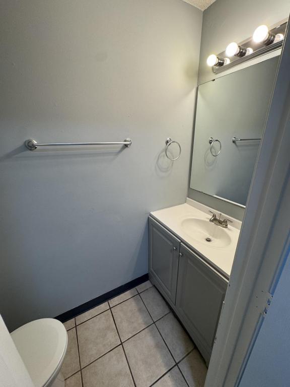 Building Photo - 11 Johnny Appleseed Ct