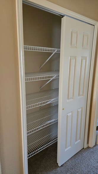 Building Photo - 4142 Heathmoor Dr