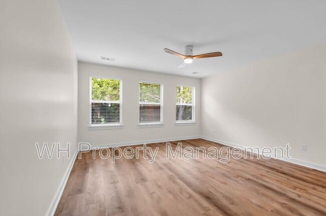 Building Photo - 541 Eastboro Dr