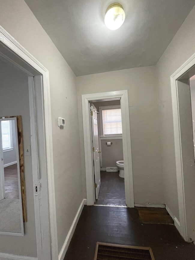 Building Photo - 168 Mays St