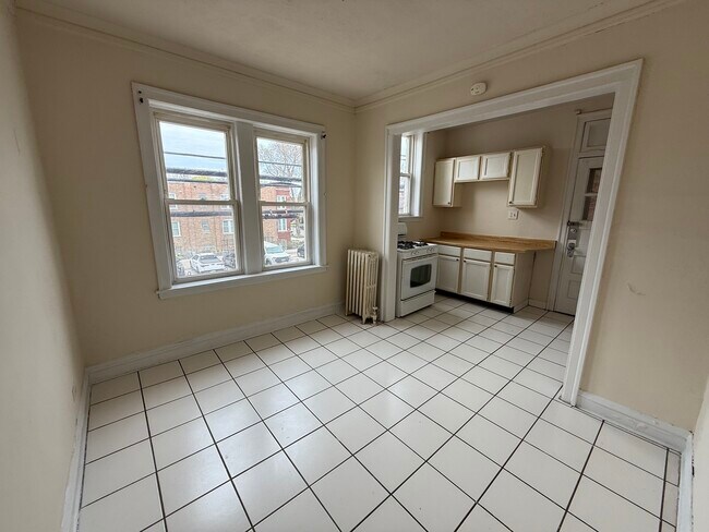 Building Photo - 2146 Gunderson Ave