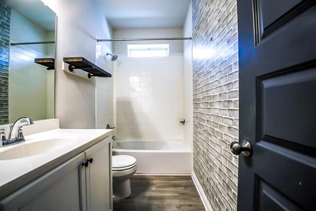 Building Photo - 8306 Mandela Bend