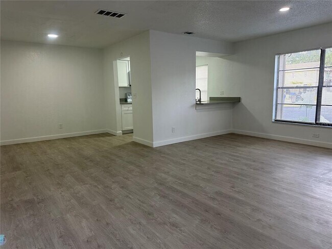 Building Photo - 8432 Camden St