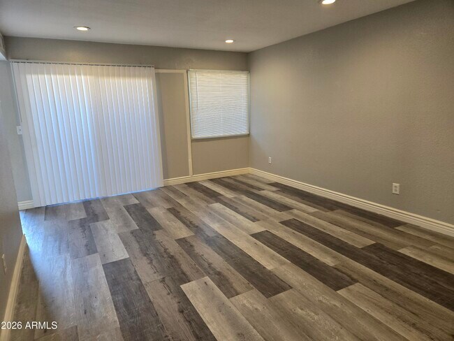 Building Photo - 2674 N 43rd Ave