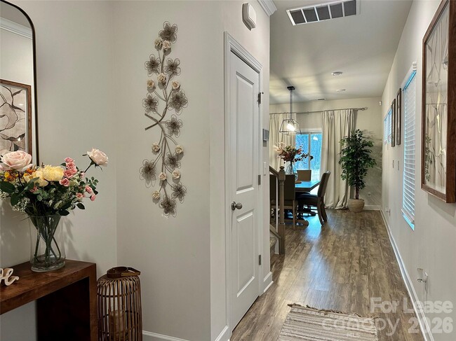 Building Photo - 6212 Hailstone Rd