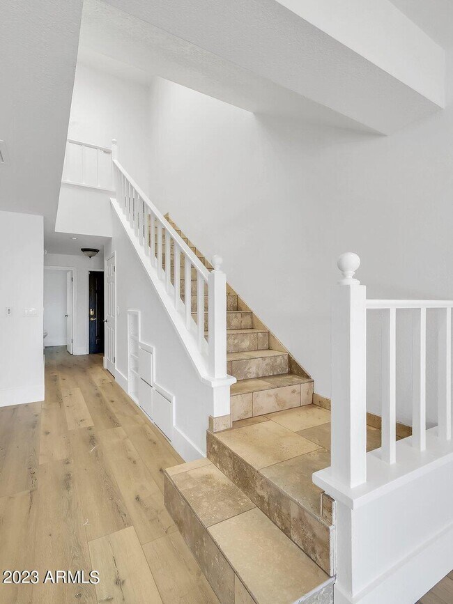 Building Photo - 6125 N 28th Pl