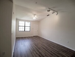 Building Photo - FOR RENT! Beautiful 1/1 Pool View Condo @ ...