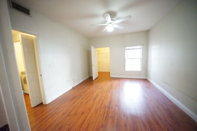 Building Photo - NO SHOWINGS until 5/1/2026