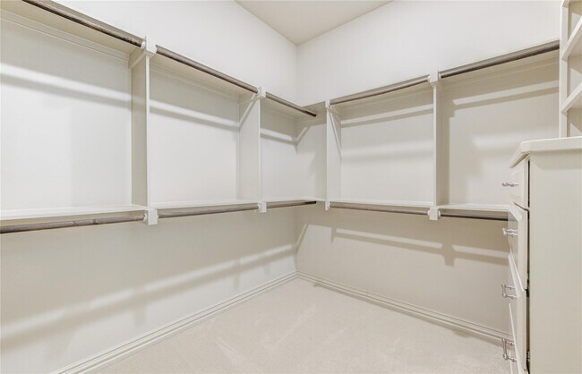 Building Photo - 2422 Camden Creek Ln