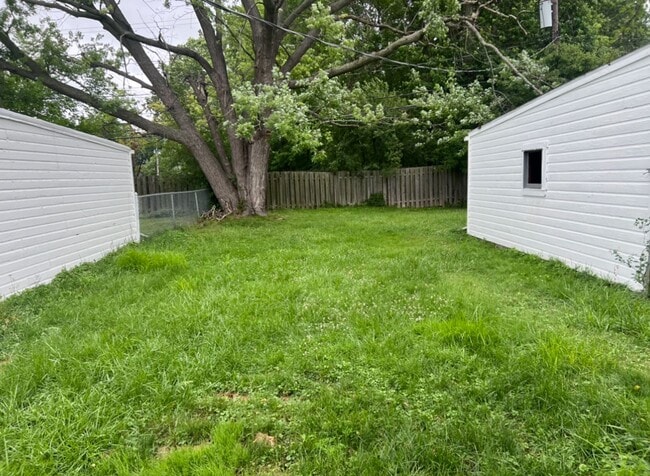 Building Photo - Lovely, Spacious Home