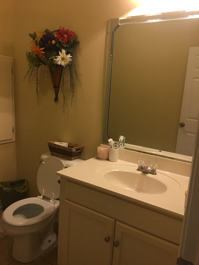 Building Photo - 125 Cypress Cir