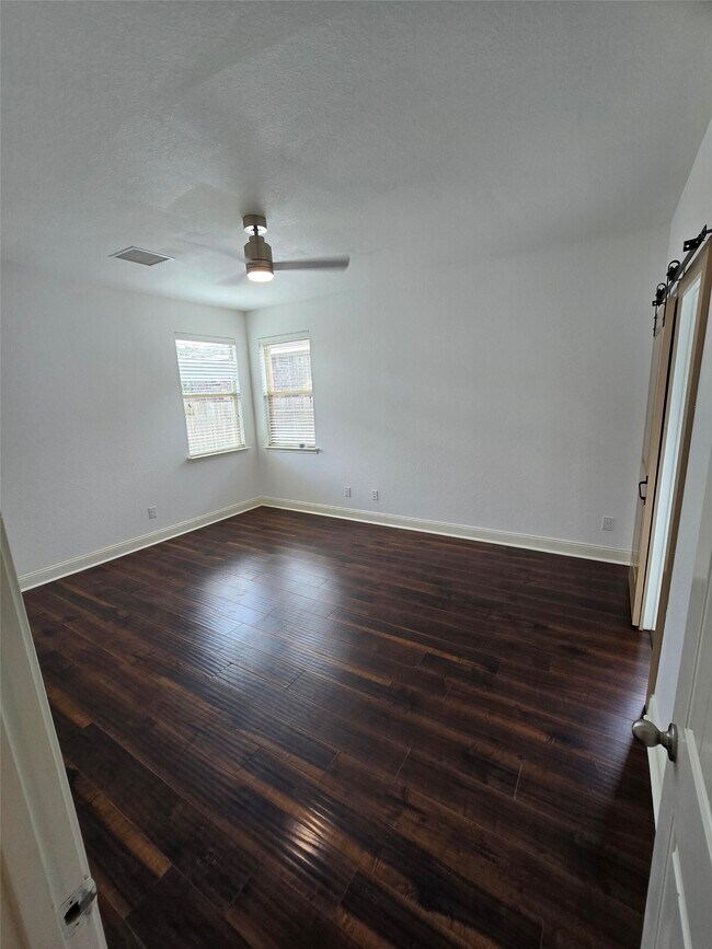 Building Photo - 6119 Grassy Haven Ln