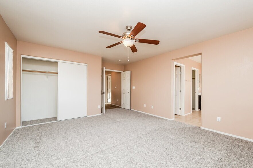 Building Photo - 1009 Sunny Acres Ave