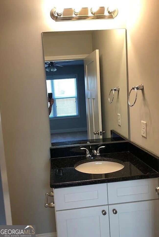 Building Photo - 1350 Binghampton Cir