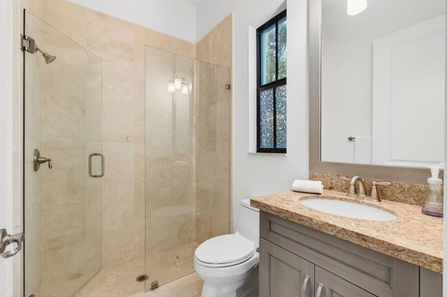 Building Photo - 17662 Cadena Dr