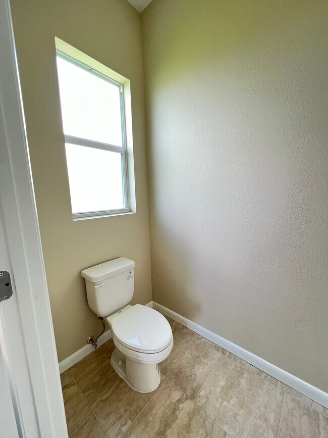 Building Photo - 1060 S Capri Ct
