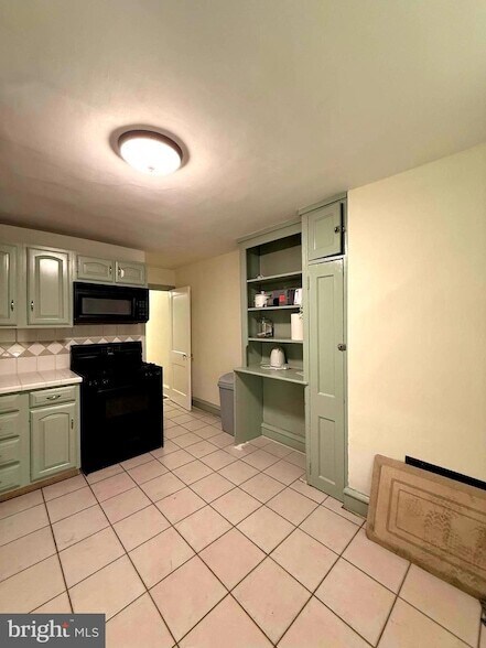 Building Photo - 5118 Oakland St