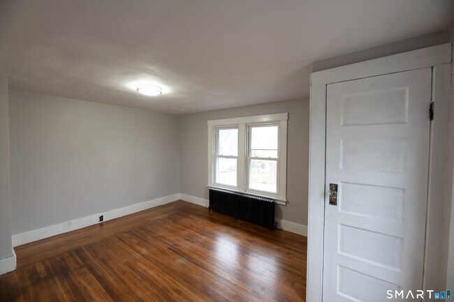 Building Photo - 25 Vera St