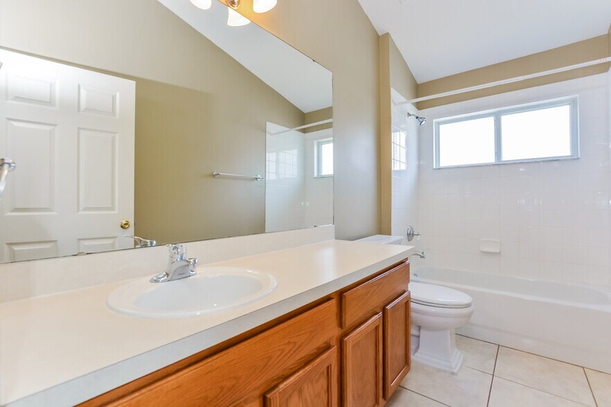 Building Photo - 2113 Carpathian Dr