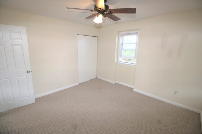 Building Photo - 4001 25th Ave