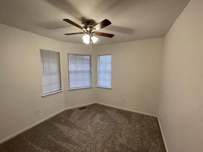 Building Photo - 3 bedroom home for rent in Edmond near W 15th Street and Santa Fe!  2 baths, 2 car garage + fence...