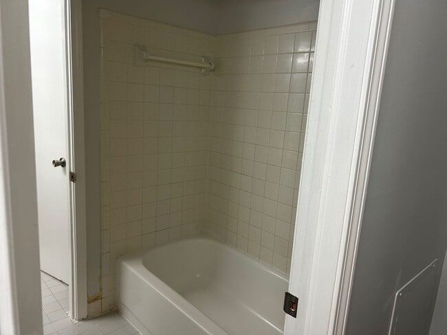 Building Photo - 2904 Scotsman Rd