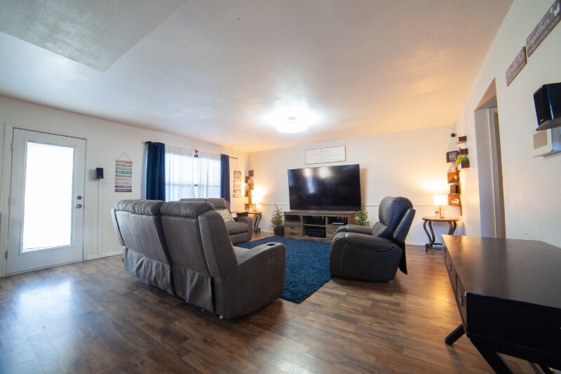 Building Photo - 13260 Emerald Creek Dr