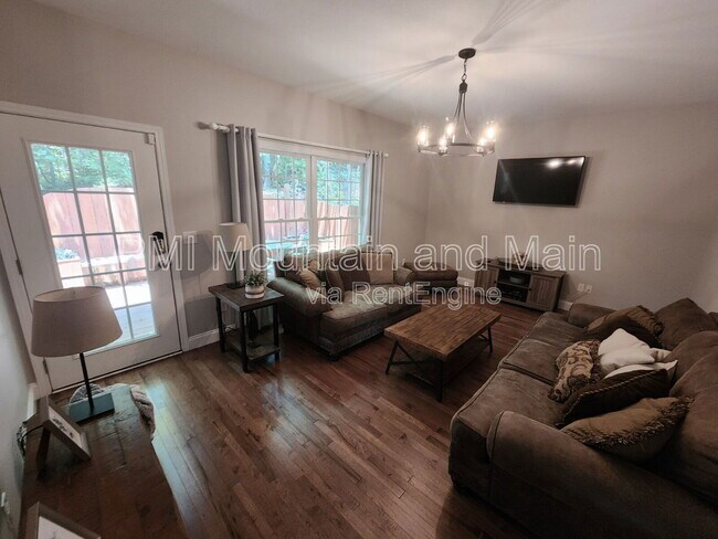 Building Photo - 50 Winterwind Dr