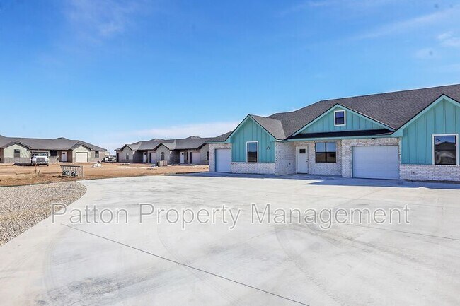 Building Photo - 13771 Periwinkle Dr