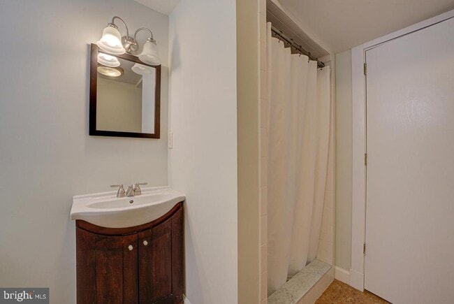 Building Photo - 6717 44th Ave