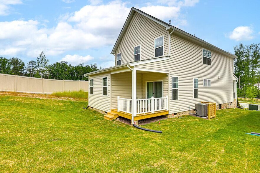 Building Photo - 8749 Bethany Crk Ave