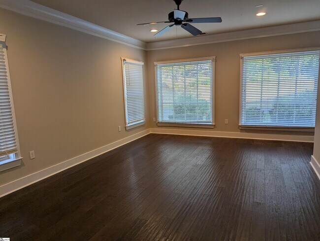 Building Photo - 101 West Ln