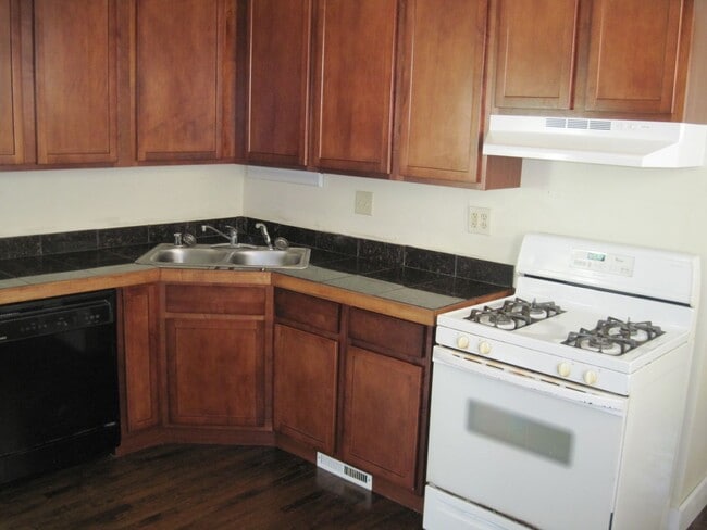 Building Photo - 2579 N Frederick Ave