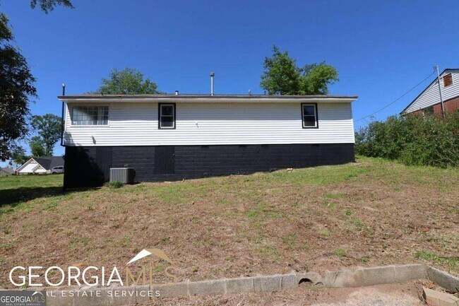 Building Photo - 15 Watson Dr