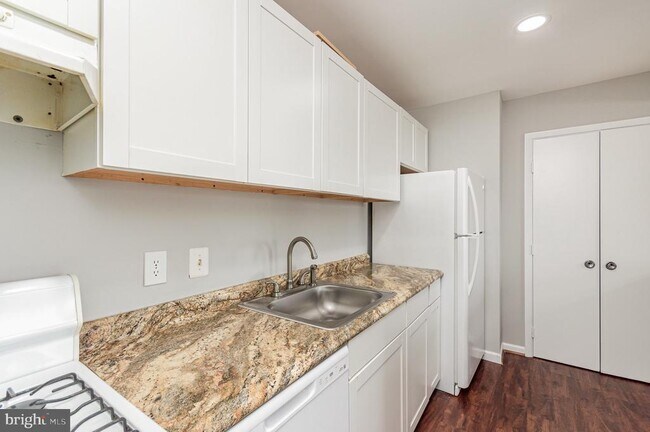 Building Photo - 12703 Dara Dr