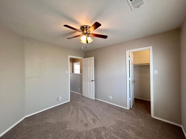 Building Photo - 2707 Westhampton Ct