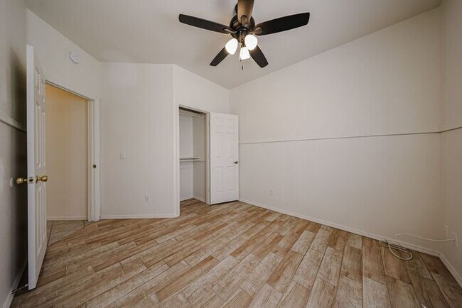 Building Photo - Stylish 4BD , 2 BA Home with Remodeled Bac...