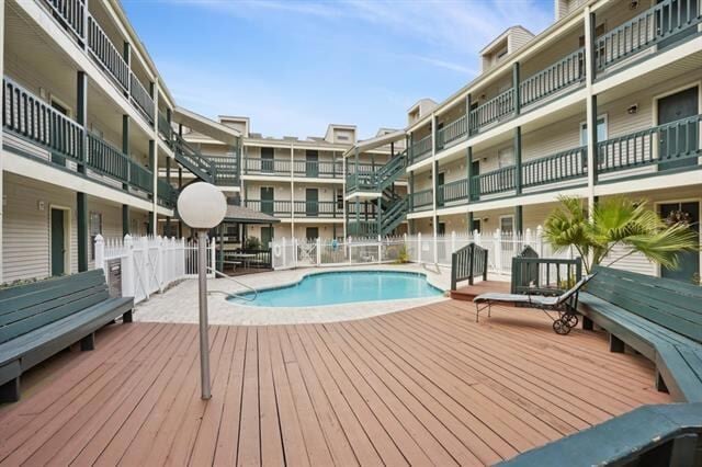 Building Photo - 2330 Edenborn Ave