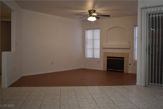 Building Photo - 4555 E Sahara Ave