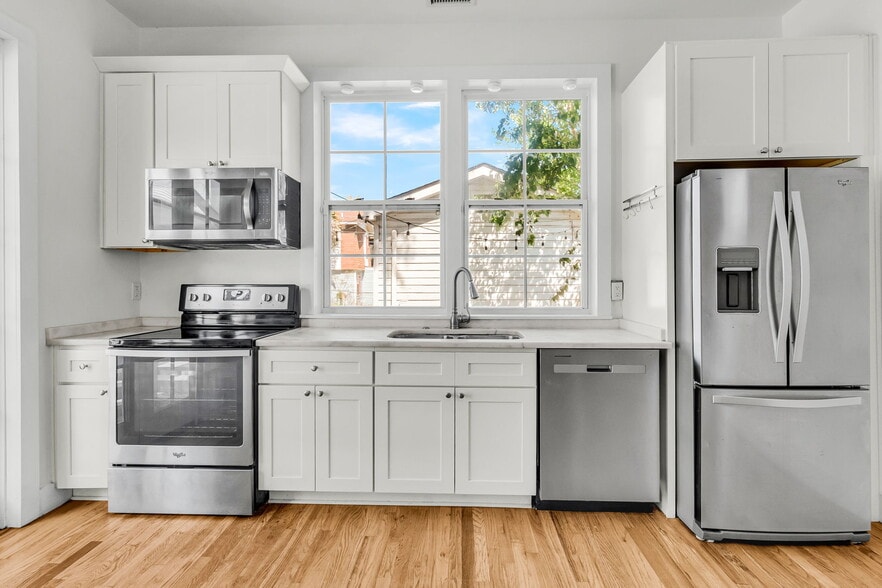 Building Photo - 40 Poinsett St